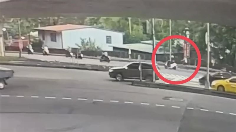 見警盤查棄車狂奔！男從碧潭大橋跳下送醫