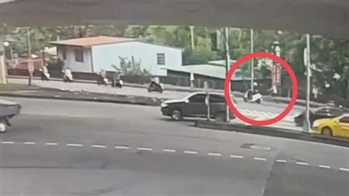 見警盤查棄車狂奔！男從碧潭大橋跳下送醫