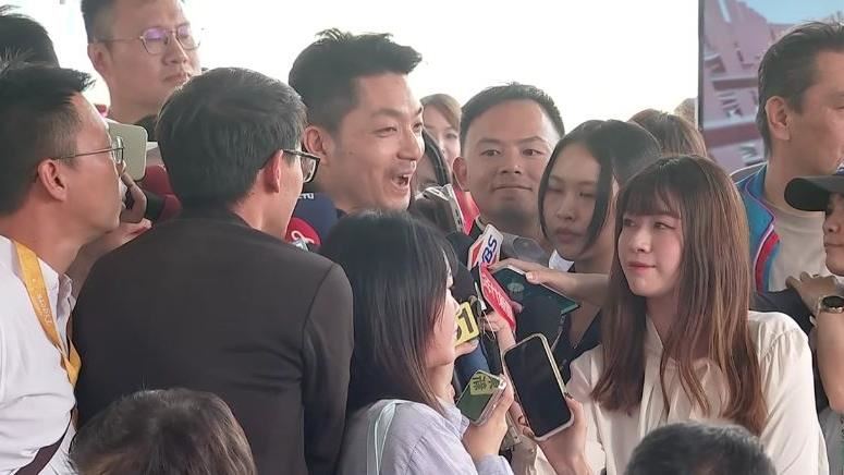 蔣萬安受訪表示還沒有看到民調數字。(圖/翻攝畫面)