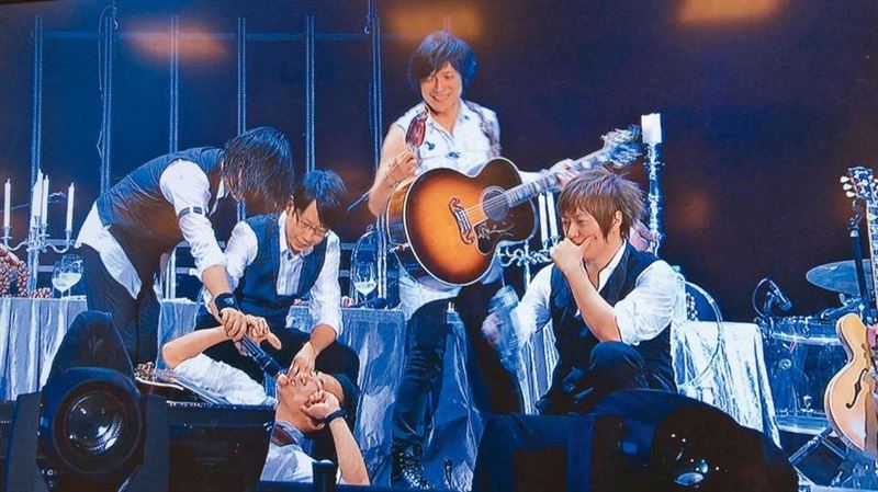 五月天石頭痛到快不能站　昔演出罕五缺一