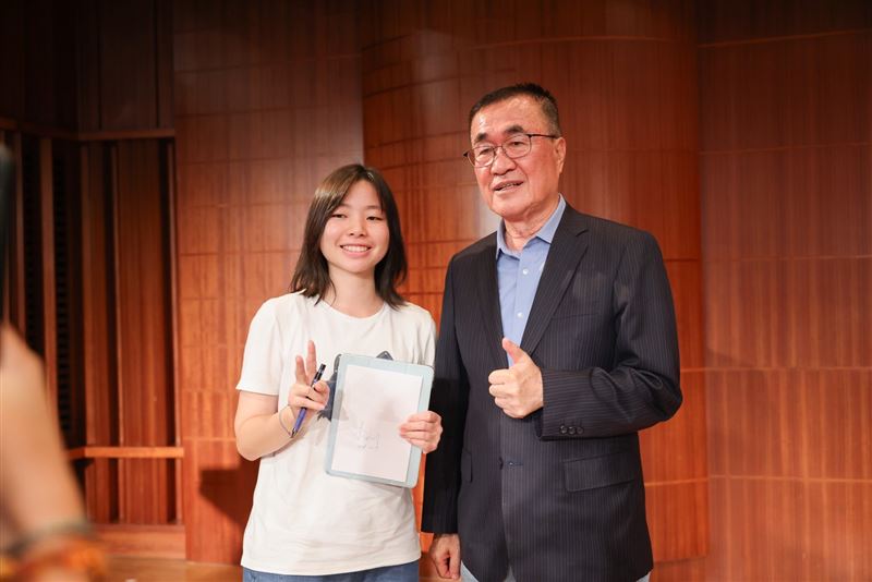 李四川出席淡大青年論壇，擘劃淡海科學城