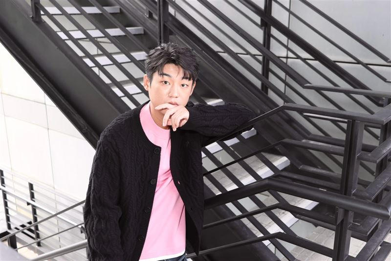 談到演藝生涯,謝章穎形容自己走得坎坷,他說即使走到現在,仍然經常冒出「好累喔,不要演戲啦」的念頭。(圖/記者田俊彥攝影)