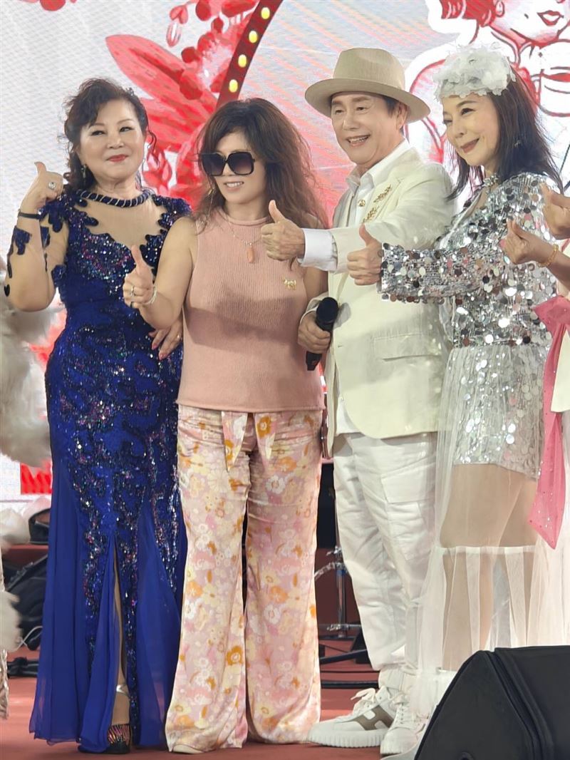 于娟(左起)、演藝工會理事長曹雨婷、黃西田、陳慧娥。(圖/于娟提供)