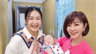 70歲陳美鳳抱小藍莓溢母愛　曝來不及生了