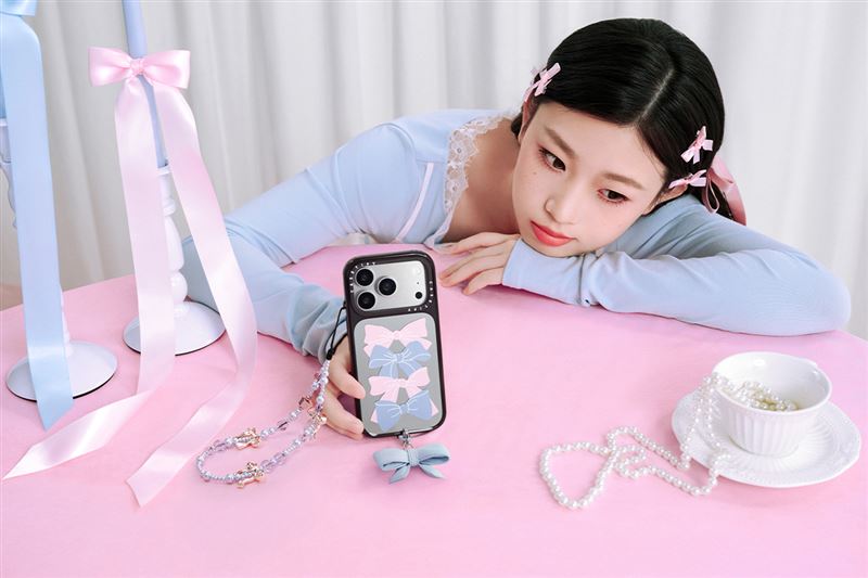 CASETiFY夢幻蝴蝶結系列。(圖/品牌業者提供)