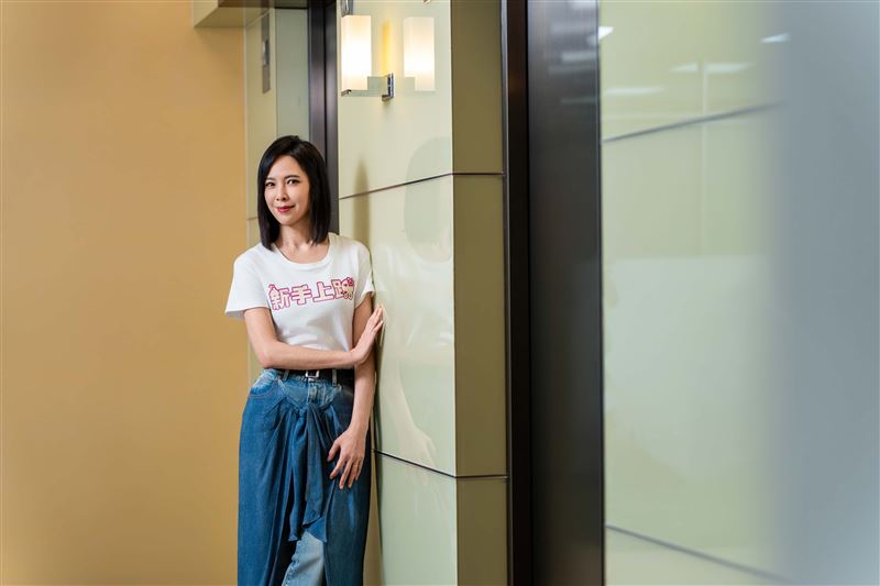 戲裡陳意涵後悔將女兒送走，與天心展開搶子攻防。（圖／文策院與四方四隅提供）