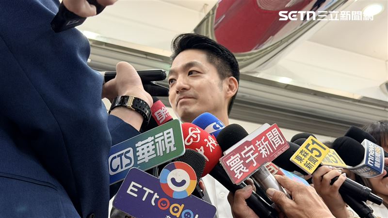 蔣萬安議會受訪表態,「我一定會將接下來四年的任期做完」(圖/記者陳思妤攝影)