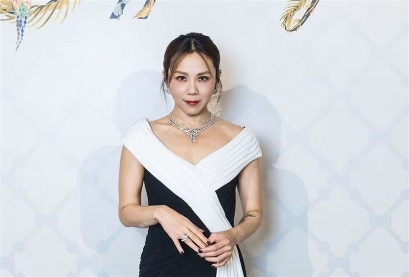 蔡健雅挑戰體操有成,計畫參加2027年大阪世壯運比賽。(圖/翻攝自蔡健雅臉書)