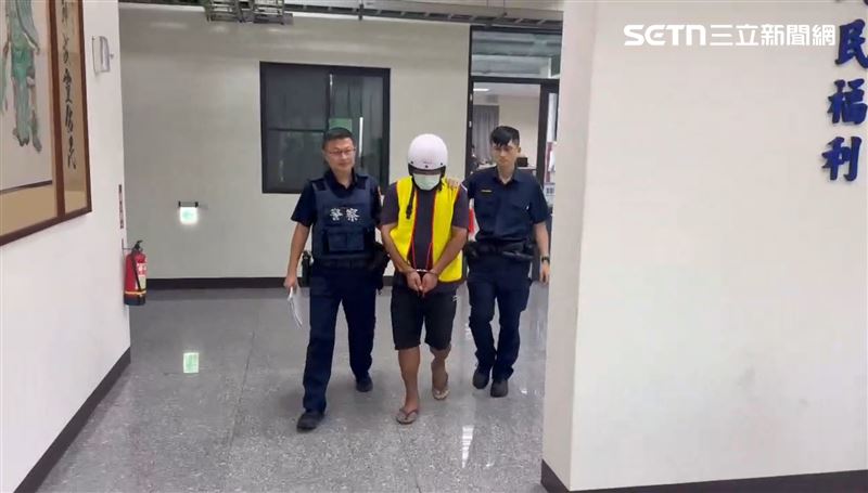 嘉義車禍22歲騎士路口斷魂,肇事男「怕影響經濟」竟找同車女頂包。(圖/翻攝畫面)