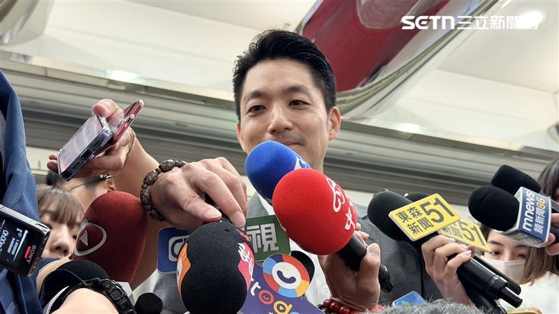 被逼問做好做滿？蔣萬安狂閃只留尷尬笑