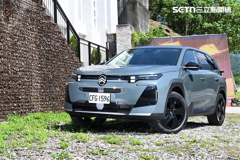 Citroen C5 Aircross MAX休旅車。(圖/記者鍾釗榛攝)