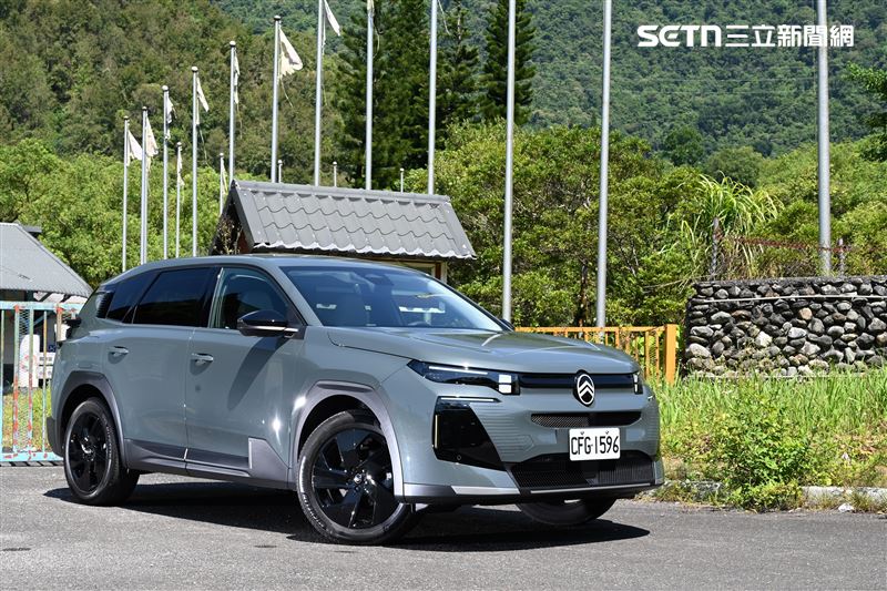 Citroen C5 Aircross MAX休旅車。(圖/記者鍾釗榛攝)