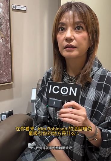 趙薇被封殺5年後,首度出席公開的時尚活動。(圖/翻攝自IG @iconsingapore)