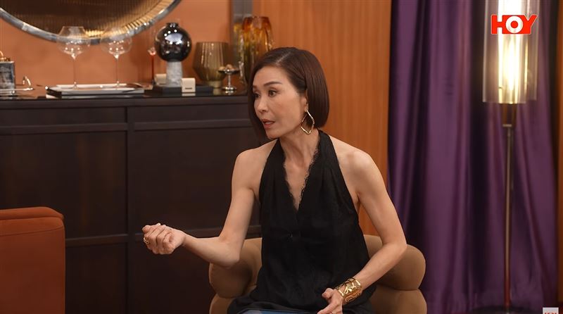 伍詠薇坦言對這段戀情完全不知情。(圖/翻攝自YouTube-HOY媒體網絡頻道)