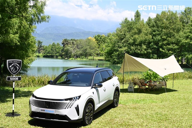Peugeot 5008 Hybrid 1.2休旅車。(圖/記者鍾釗榛攝)