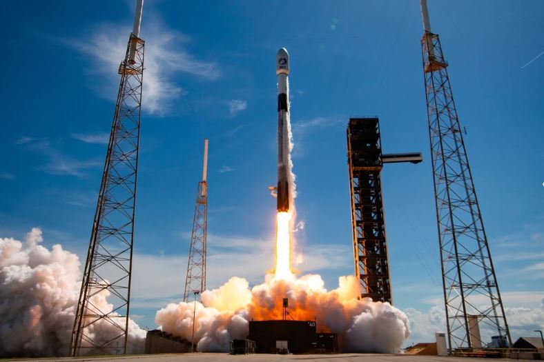 隨著SpaceX加速擴建AI算力基礎設施、部署新一代低軌衛星,台灣供應鏈也迎來新商機。(圖/翻攝自SpaceX IG)
