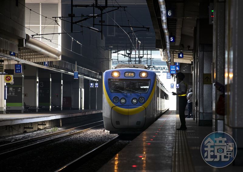 台鐵手槍怪客在列車上公然露鳥做出自慰動作,近日又一判決出爐。(示意圖,非當事列車)
