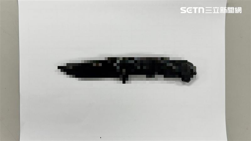北市吳姓老闆登門協調工程款糾紛，楊姓包商找來12人助陣，其中2人帶刀被逮。（圖／翻攝畫面）