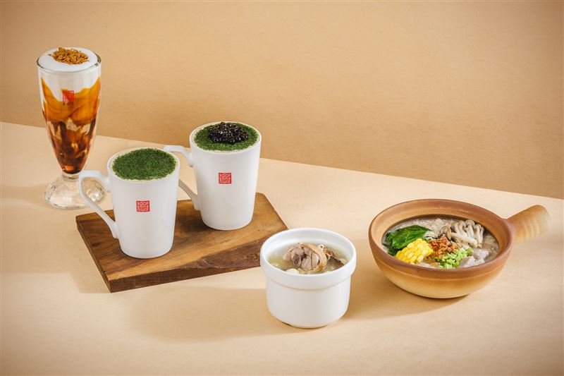 今年冬季春水堂以「暖煨・織序」為主題,推出暖心料理與飲品,邀請茶友與家人好友相聚,共享冬日的溫馨時光。(圖/春水堂)