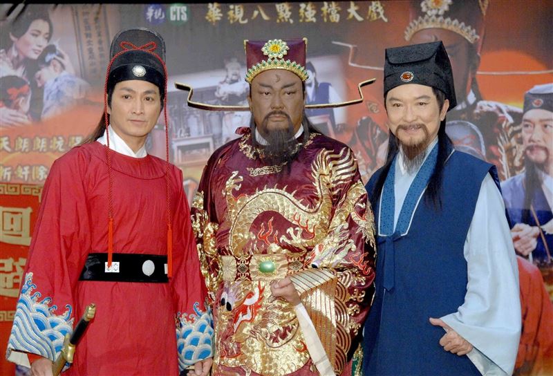 當年《包青天》電視劇中何家勁（左）、金超群、范鴻軒「開封府鐵三角」紅遍亞洲。（圖／華視提供）