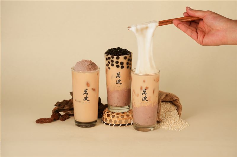 萬波島嶼紅茶「芋泥系列」10月23日全台門市再度開賣。（圖／品牌業者提供）