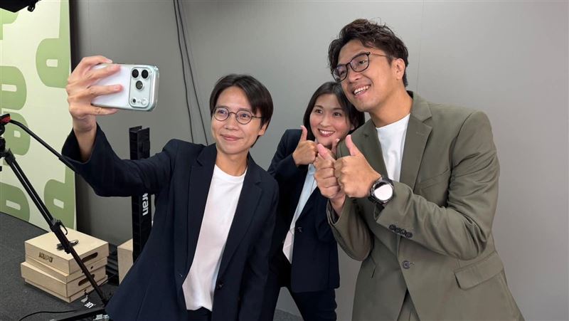 梁育慈拚翻轉屏東市　沈伯洋合體讚勇猛