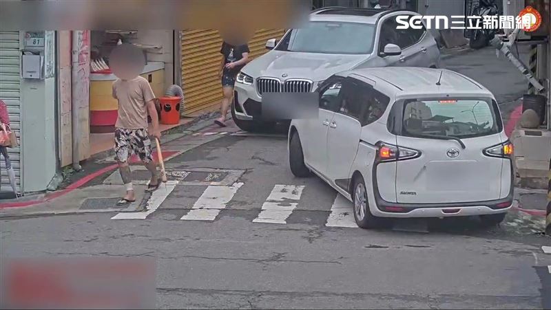 北市黃男因妻子與前夫糾纏不清,一時心情不好持刀械上路。(圖/翻攝畫面)