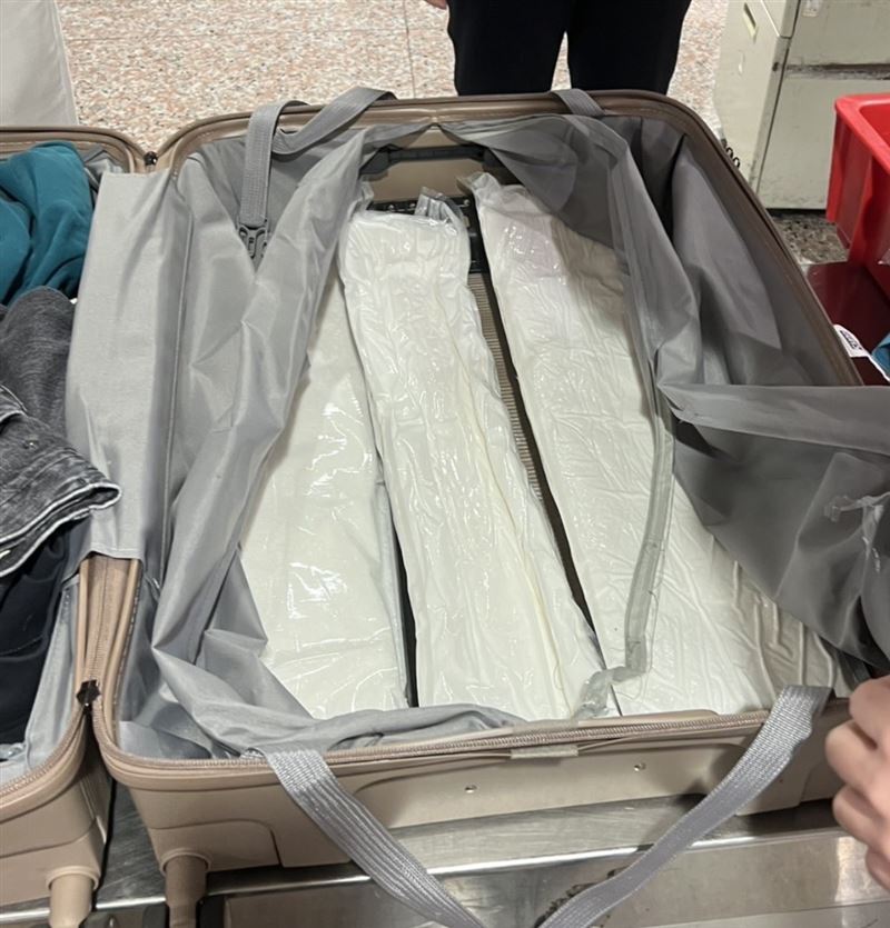 警方於3個月內查獲5件跨國運輸毒品案,市值高達6000萬元。(圖/翻攝畫面)