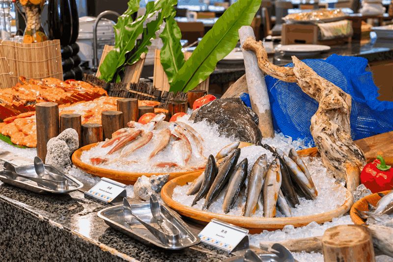 本港現流海鮮吃到飽。(圖/飯店旅宿業者提供)
