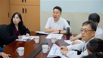 颱風擾連假！台鐵列車擬停駛高鐵備戰
