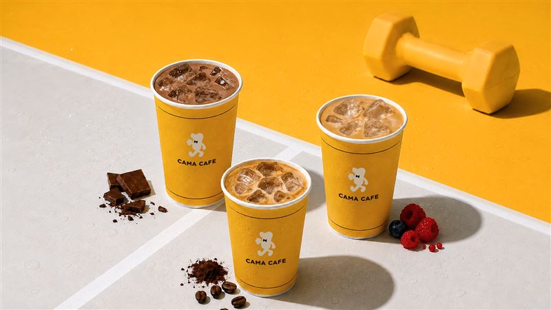 CAMA CAFE限定推出三款高蛋白飲品。(圖/品牌業者提供)