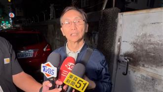 新／吳子嘉「燦笑」離開　曝警約談原因