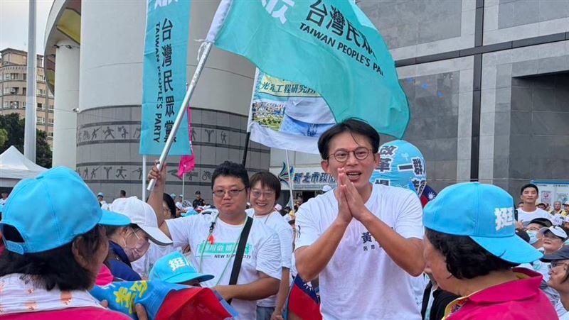 王婉諭喊話,背棄青年世代的黃國昌主席,請出來向年輕世代道歉。(圖/翻攝自黃國昌臉書)