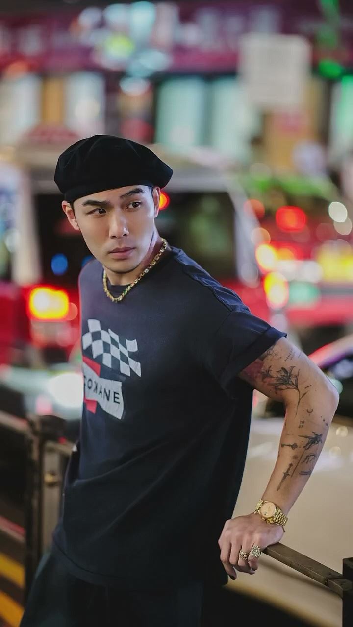 「那個凱文」透露自己剛搬到香港並轉戰《GQ Hong Kong》。(圖/翻攝自IG @IG@streetsnap.portrait)