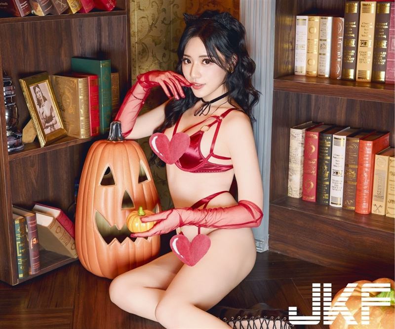 JKF人氣女郎謝立琪擁有「國旗女神」與「北藝大校花」封號。(圖/JKF提供)