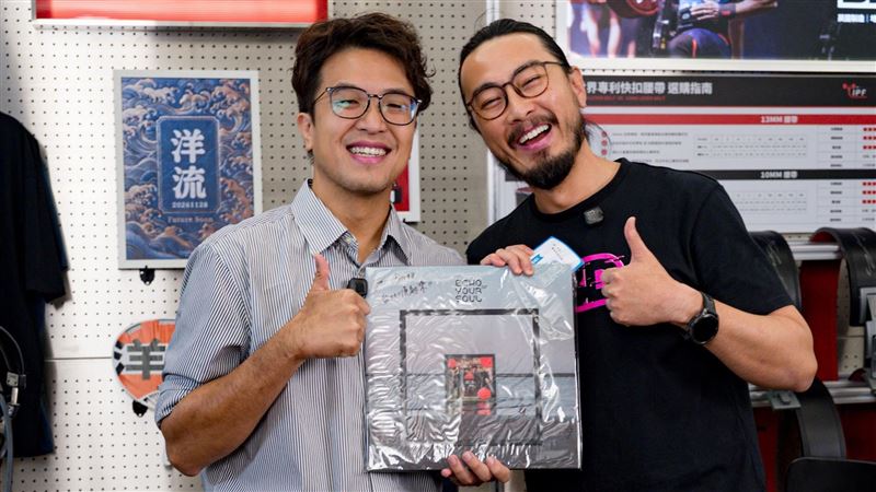 回聲樂團Bass邀沈伯洋合作！真的現身了