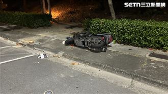 撐著病痛騎車…爸「雙載9歲女兒」自撞亡