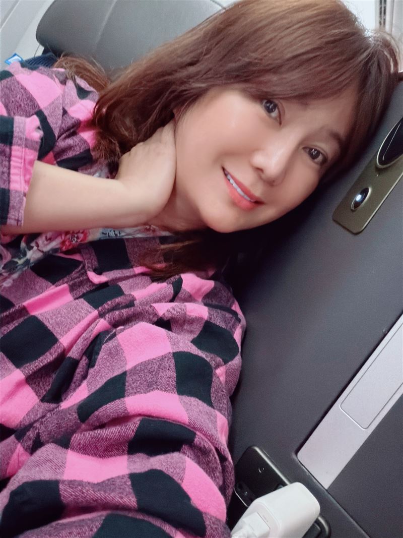 春菜愛要從美國返回日本,沒想到遇上一連串航空事故,讓她直呼「整趟旅程宛如噩夢」。(圖/翻攝自IG @aiharuna_official)