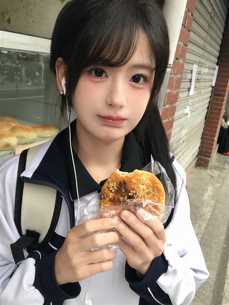 人氣女團SNH48成員林舒晴爆出私德爭議。（圖／翻攝自微博）