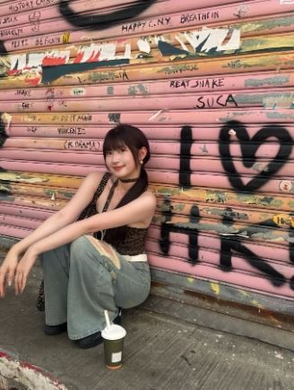 網紅「耳機妹」日前因爆出與男星派翠克單獨聚會掀起熱議。（圖／翻攝自IG）