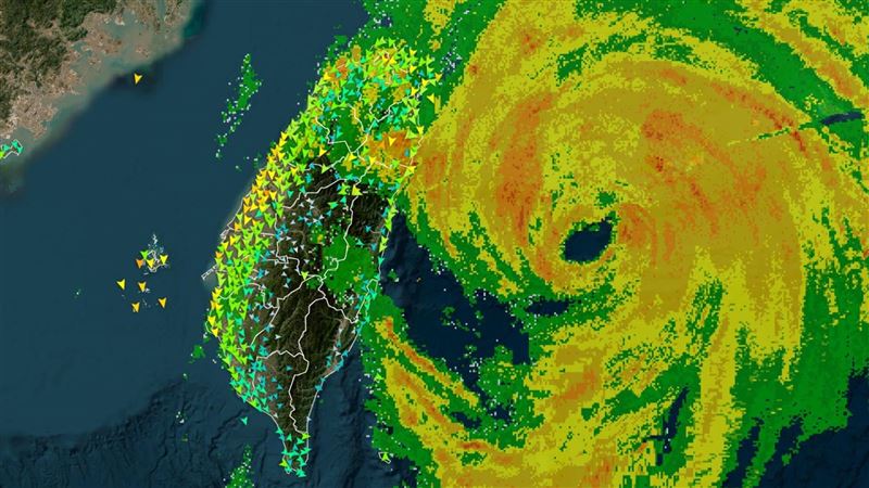 中部沿海狂吹12級風　專家：最強時段來了