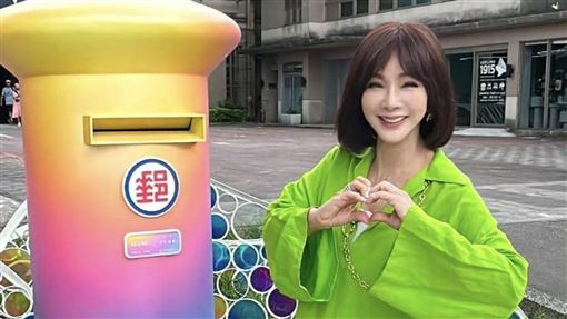 陳美鳳颱風天曝比基尼辣照　曲線驚呆粉絲
