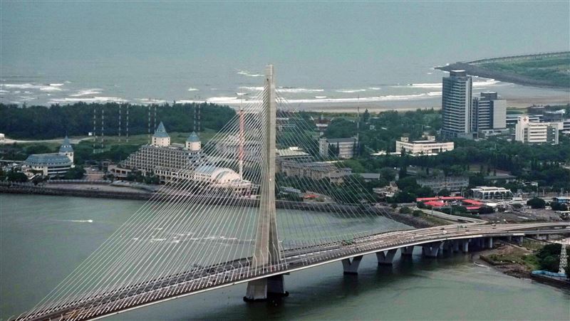淡江大橋下午3時預警封閉　淡海等3線停駛