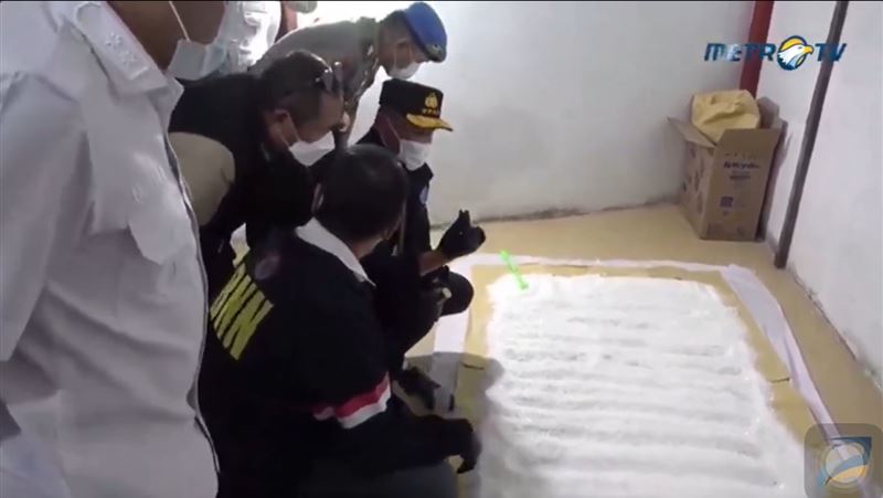 油輪起獲1噸K他命　印尼外海逮8人含1台人