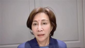 巨型看板遭強風吹垮壓毀車輛！議員道歉了