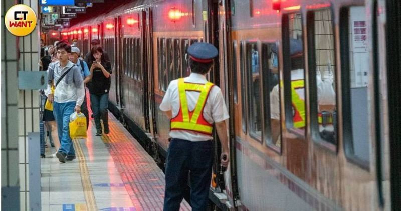 台鐵公布24日中午12時前列車行駛安排，基隆至彰化間對號列車停駛，花蓮至台東區間則維持正常營運。（示意圖）