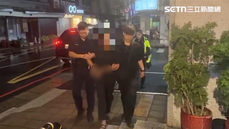 新莊輔仁大學旁，一家酸菜魚餐廳遭竊走10萬多元現金，加上近期，新莊又發生多起竊案，警方立即組成專案小組，逮捕47歲張男到案。（圖／翻攝畫面）