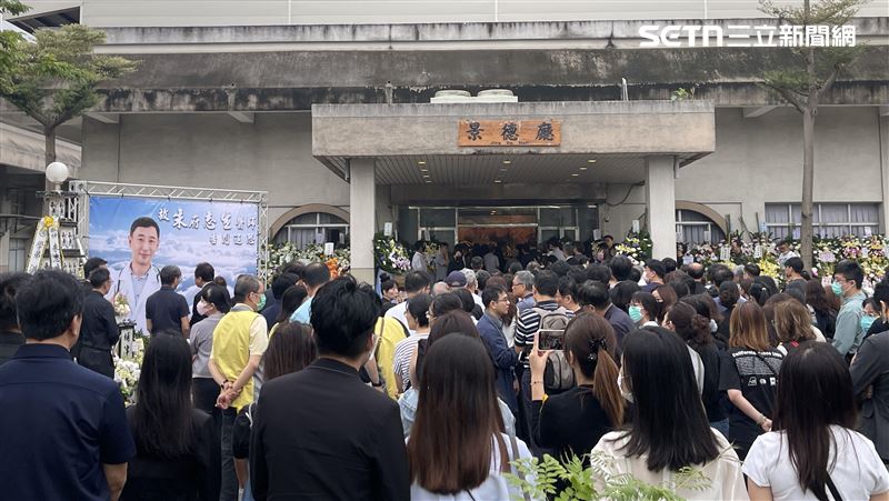 高醫心臟血管內科醫師朱志生，因閃避浪貓摔車不幸離世，24日舉辦告別式。（圖／記者洪正達攝影）