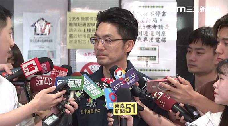 里長稱輿論害市府不敢砍樹,蔣萬安表示,對的事情要堅持,市民安全為最優先。(圖/翻攝畫面)