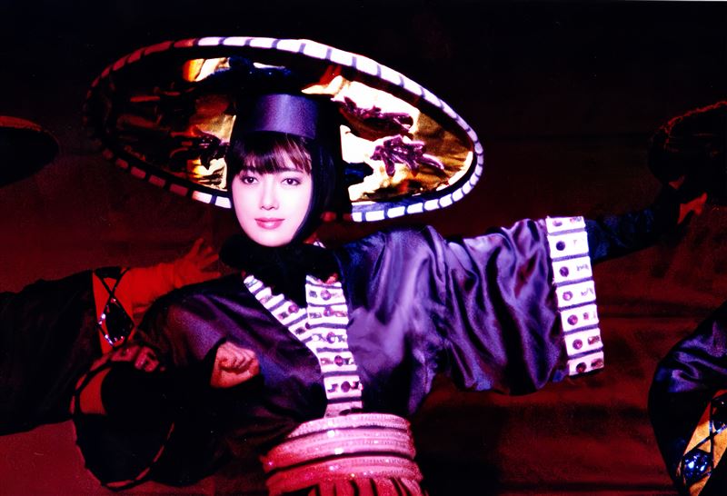 資深藝人周思潔近日揭露30年前赴美演唱驚險往事。(圖/萊格悠國際文化有限公司)
